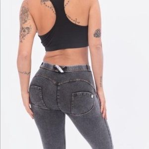 Best Yoga Store Grey Acid Wash butt lift jeggings